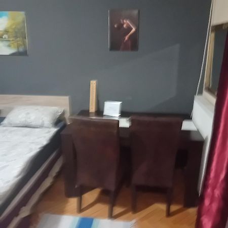 Apartment Viktor 2 Stan Na Dan Šabac Exterior foto